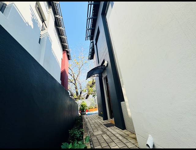 3 BEDROOM TOWNHOUSE FOR SALE IN MAROELADAL